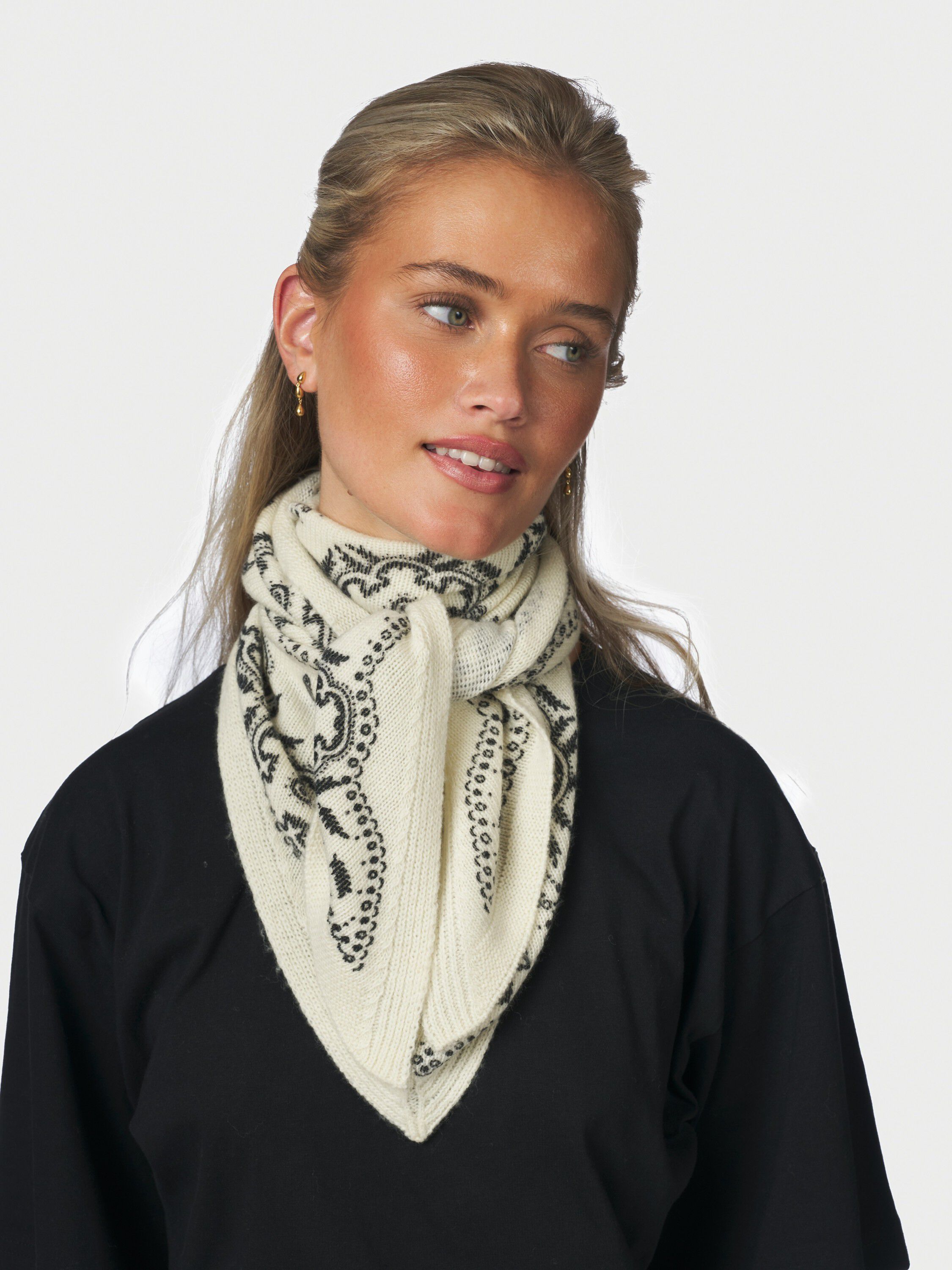 Lolana Paisley Knit Scarf