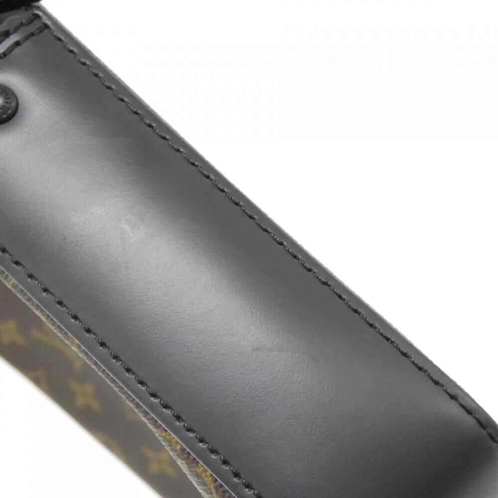 Louis Vuitton Shoulder Bags