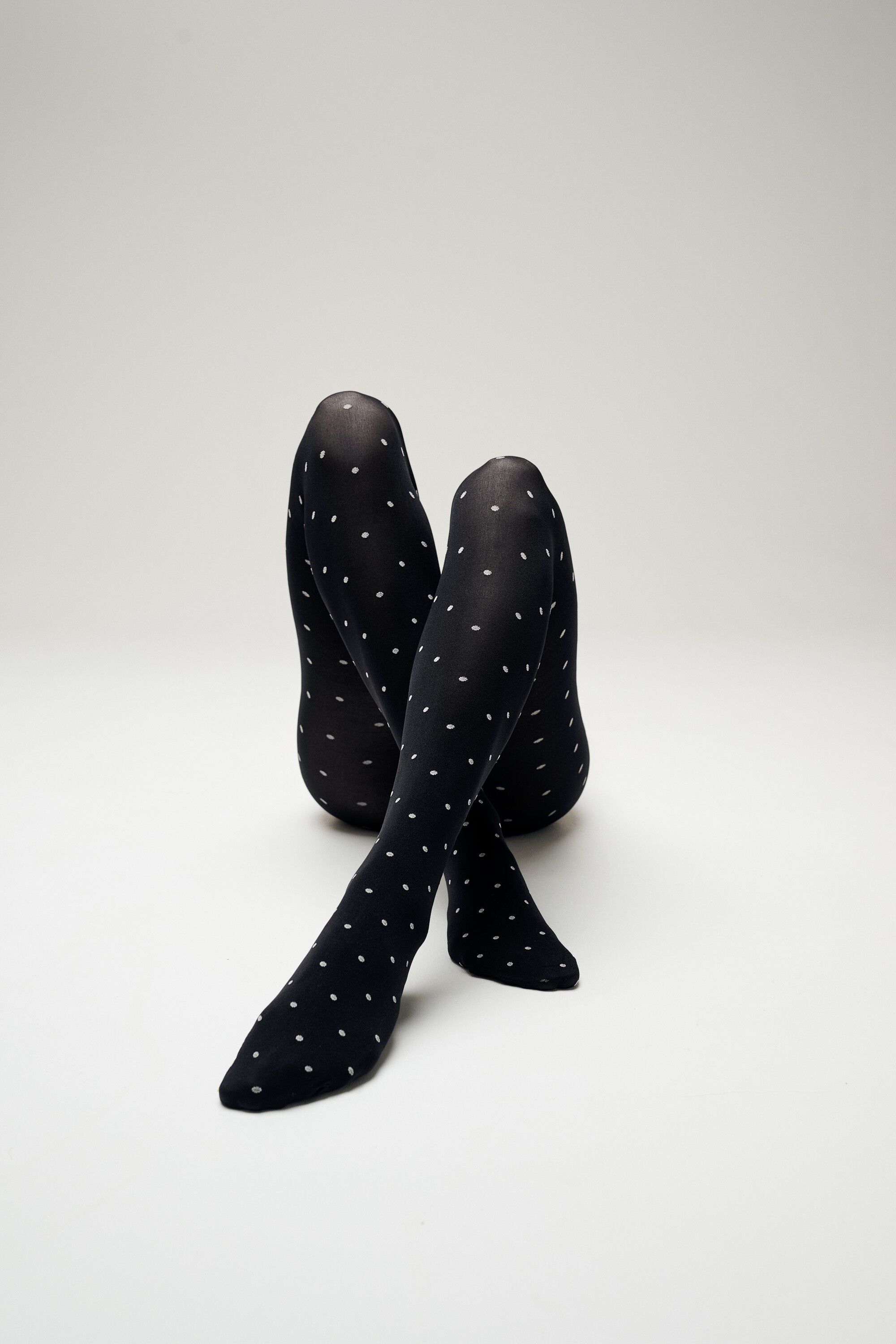 Dot pantyhose