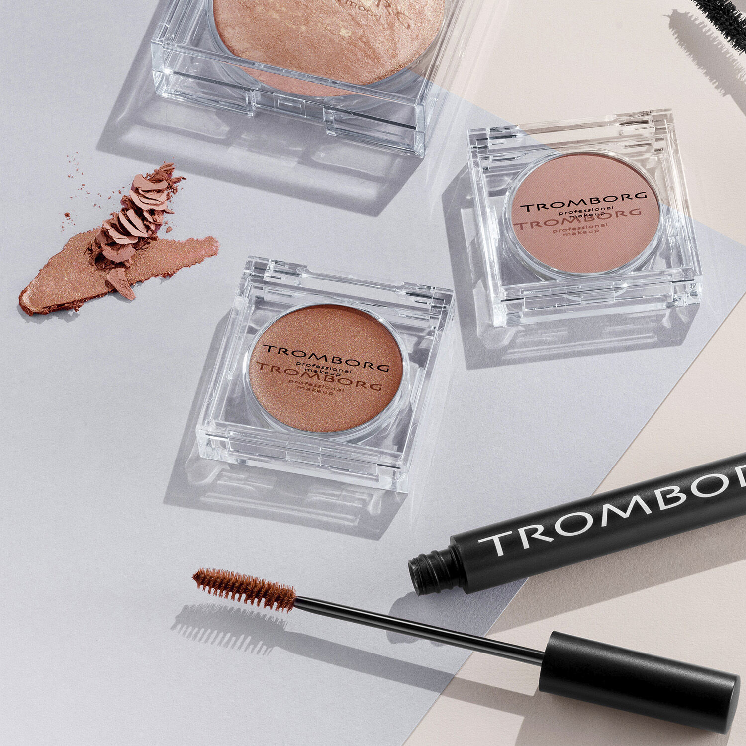 Creamy Lip Cheek Eye Powder