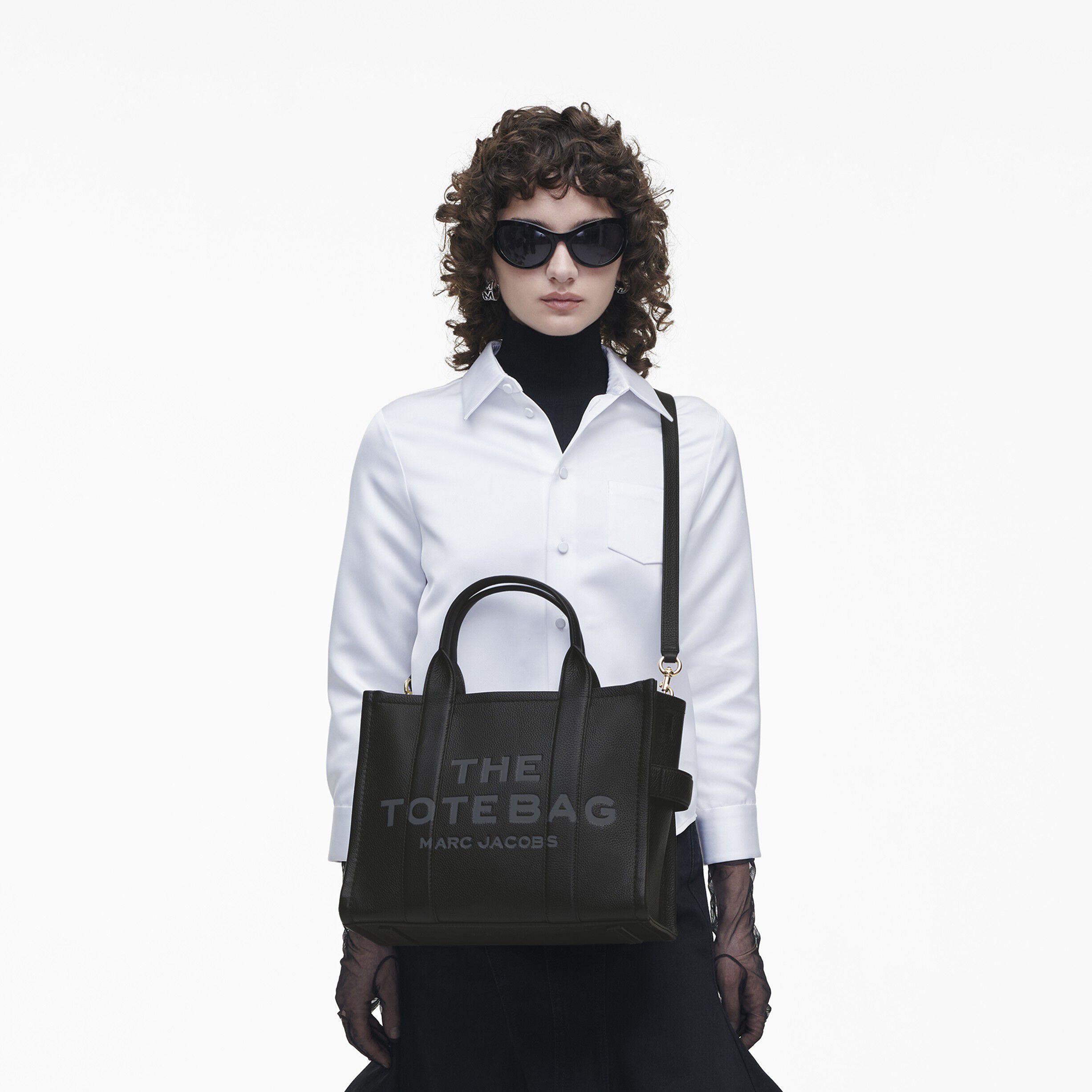 THE MEDIUM TOTE
