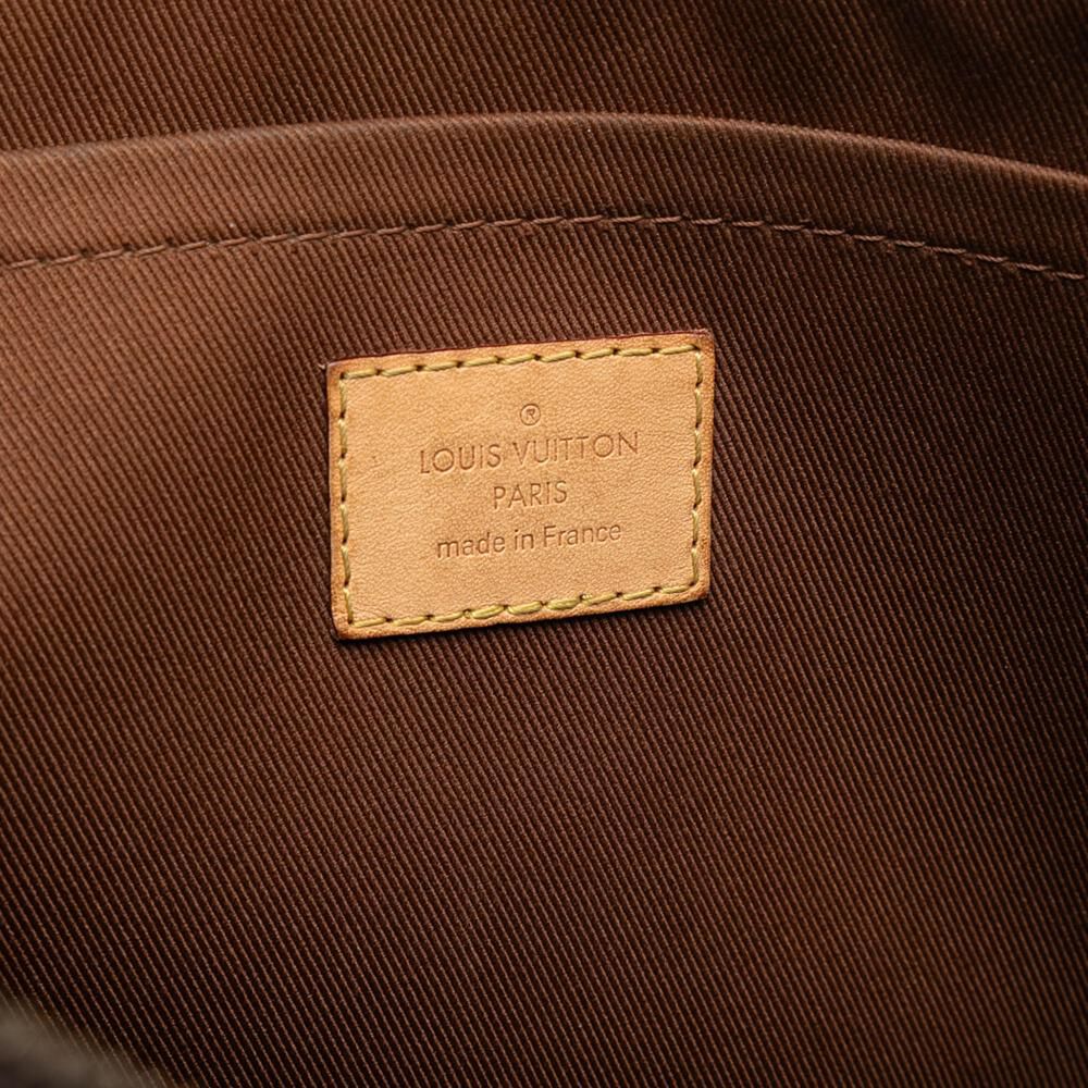 Louis Vuitton Clutch