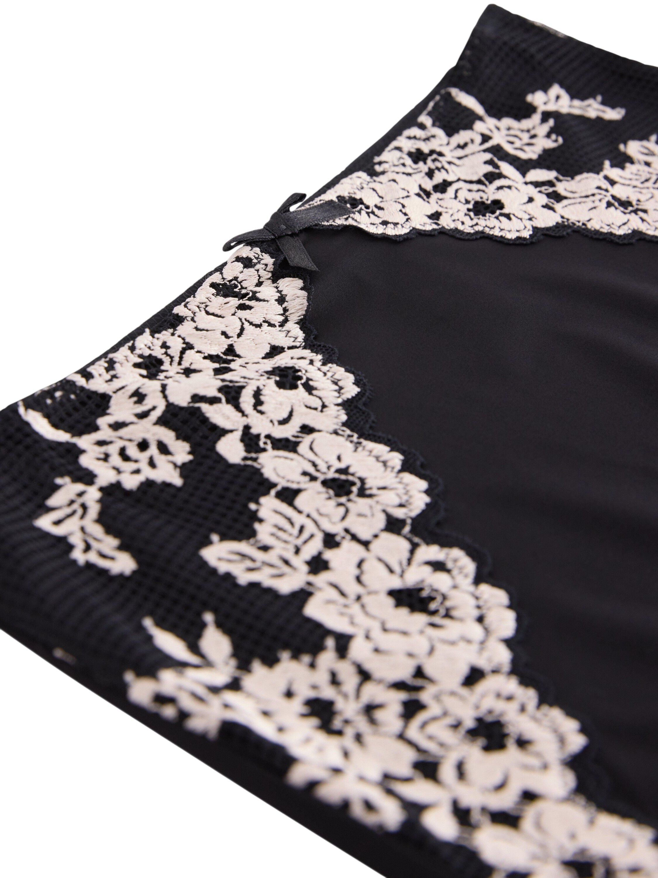 Briefs with a high waist and lace d