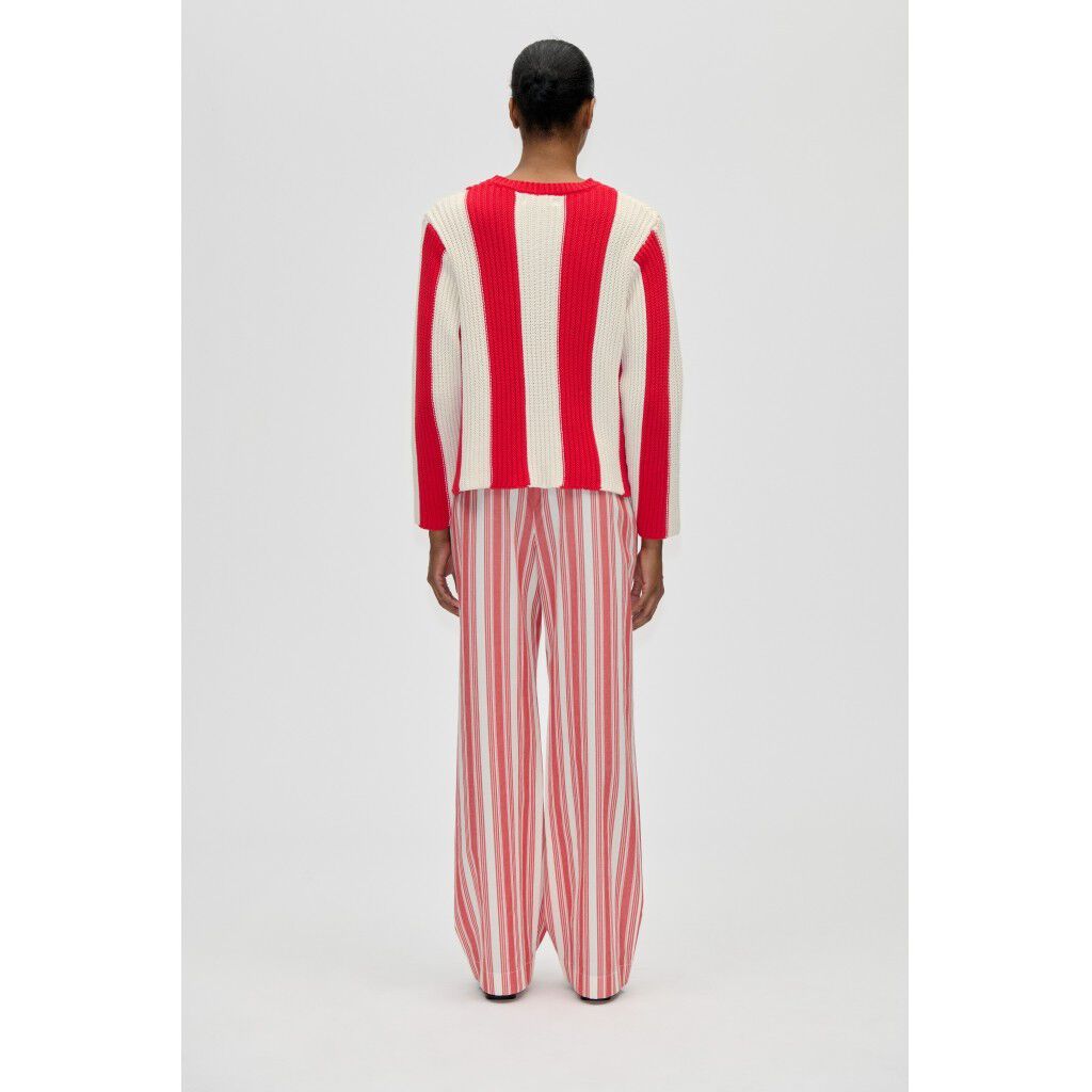 2501 Lofty Cotton, Boxy Motif Sweater