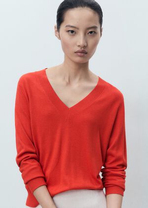 Fine-knit V-neck sweater