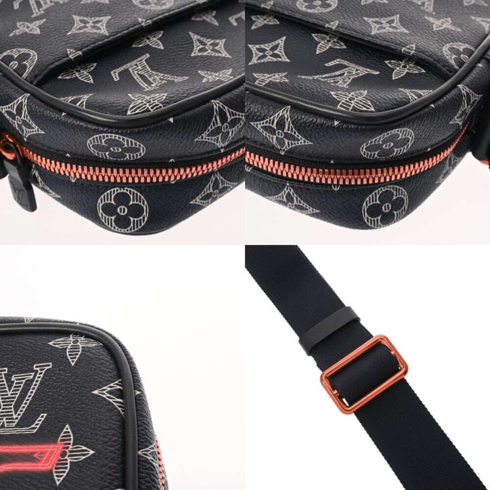 Louis Vuitton Shoulder Bags