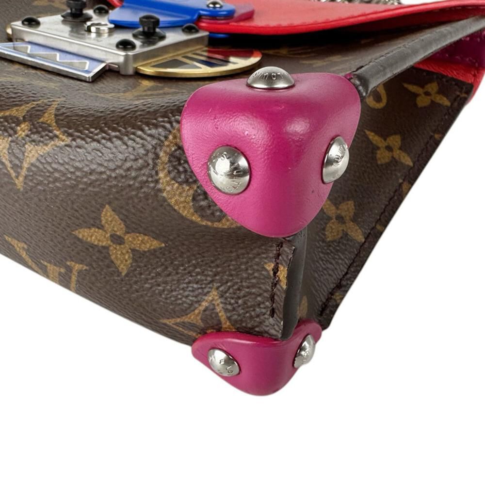 Louis Vuitton Shoulder Bags