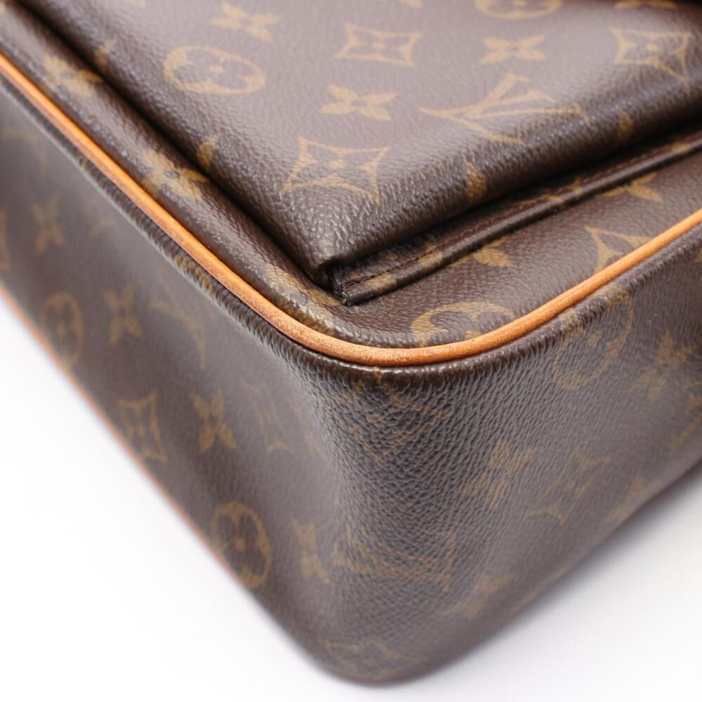 Louis Vuitton Shoulder Bags