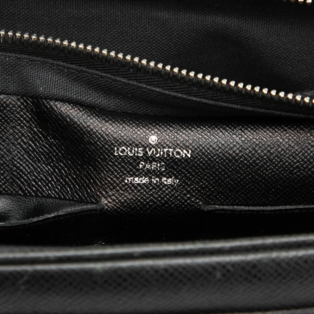 Louis Vuitton Clutch