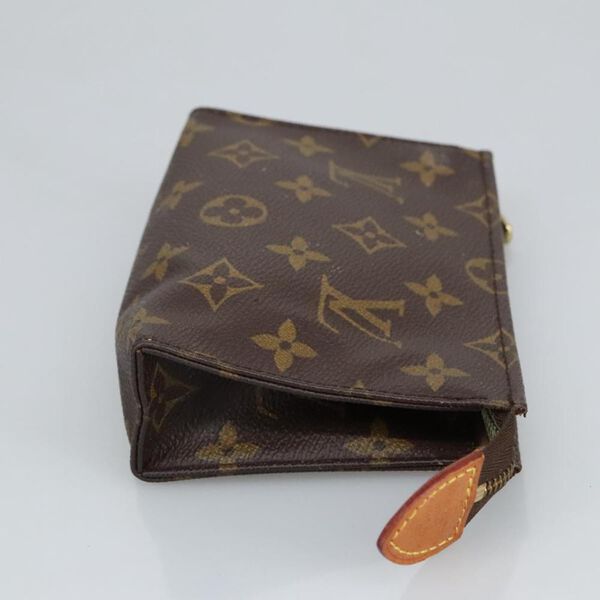 Louis Vuitton Poche Toilette