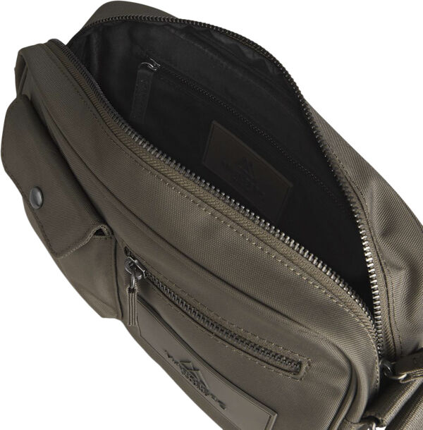 DarlaMBG Crossb. , Monochrome