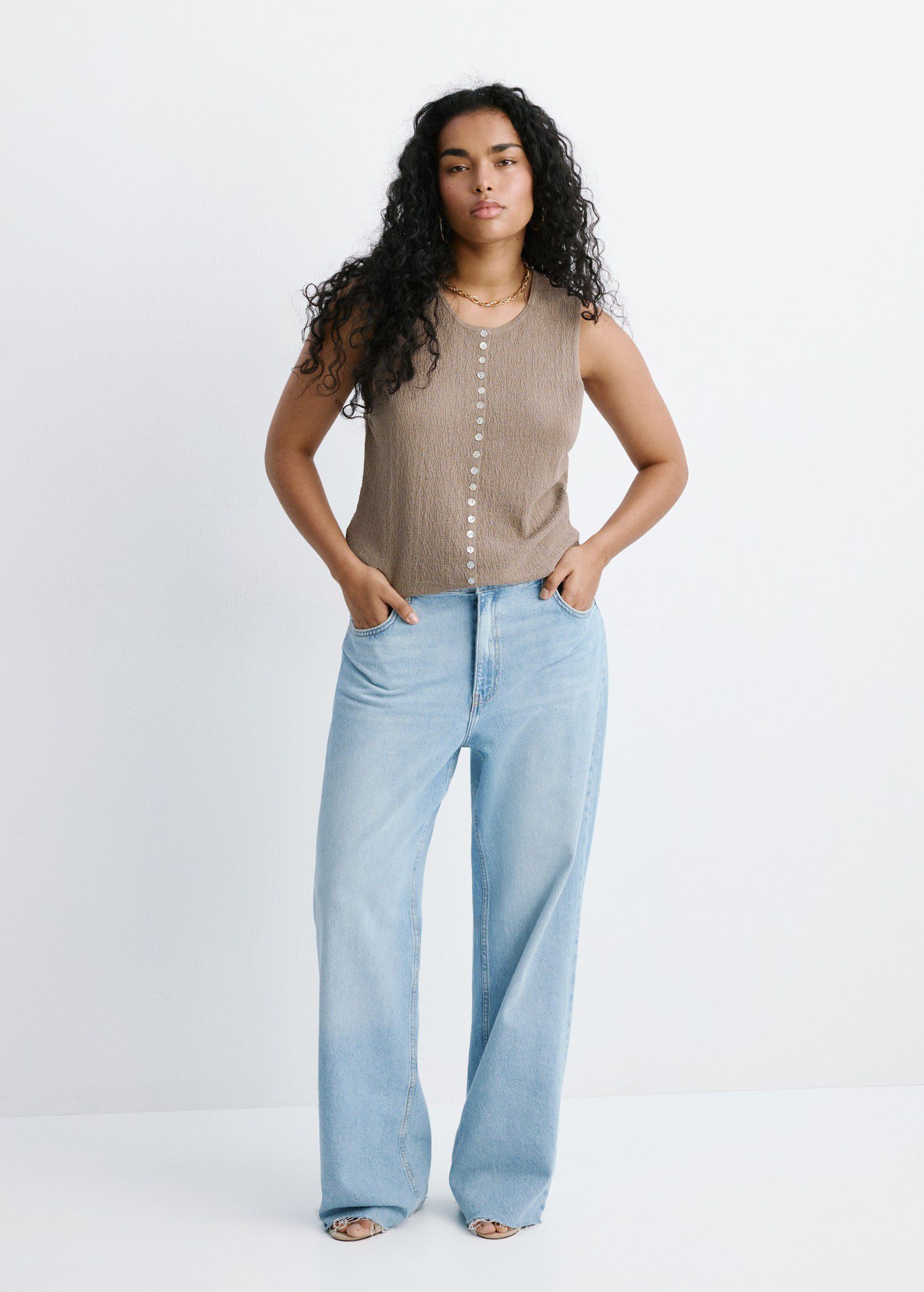 Plain button top