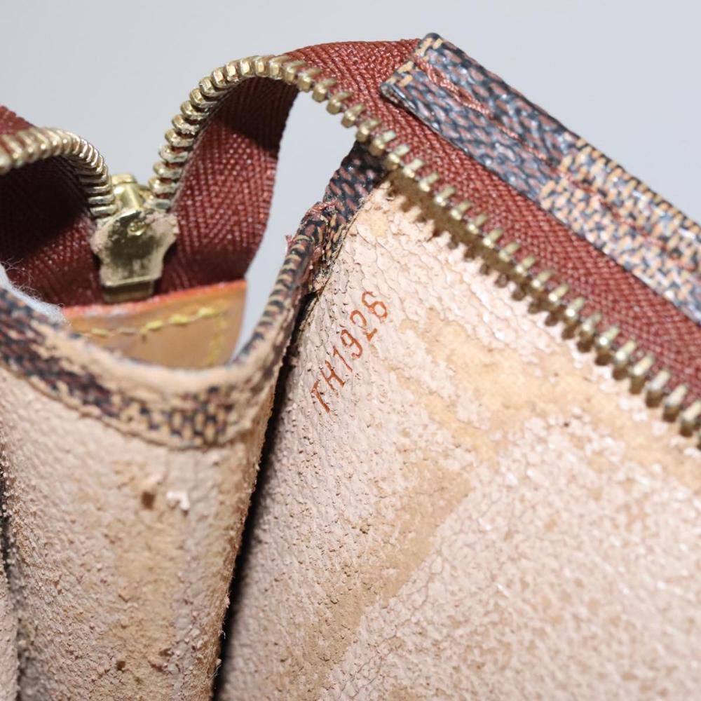 Louis Vuitton Poche Toilette