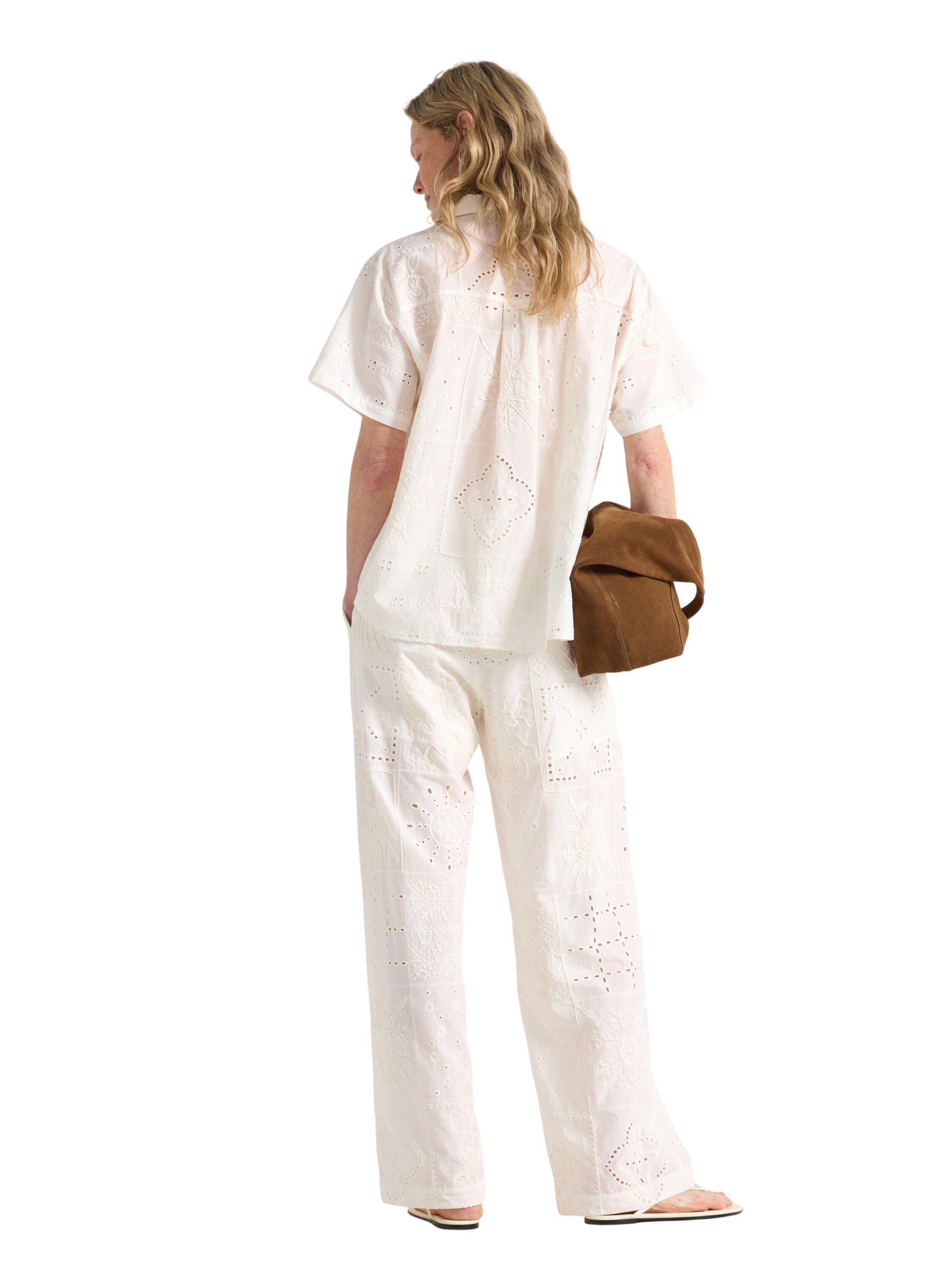 Wide-leg trousers in a lightweight