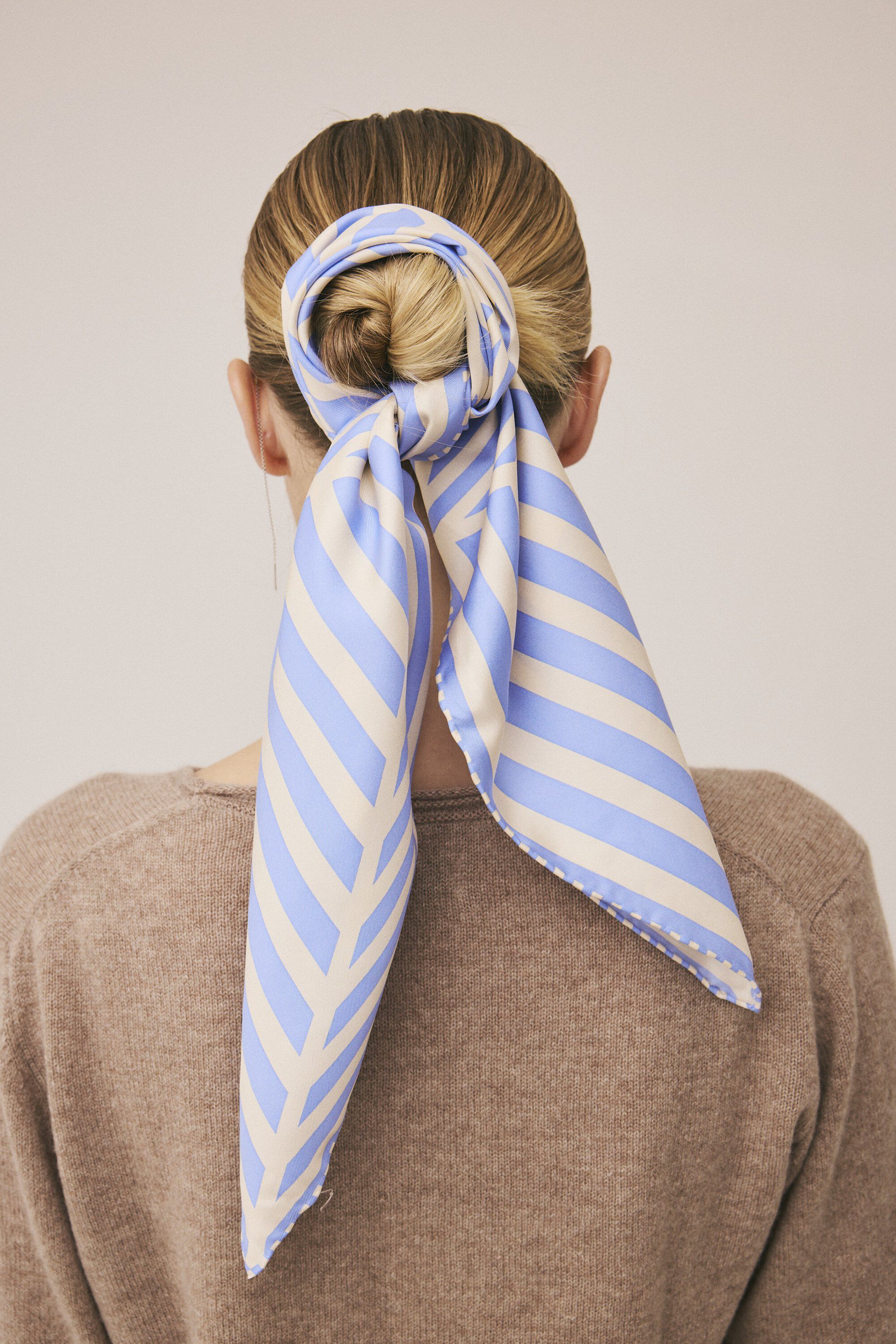 Geometric Scarf 100% Silk - 61x61cm