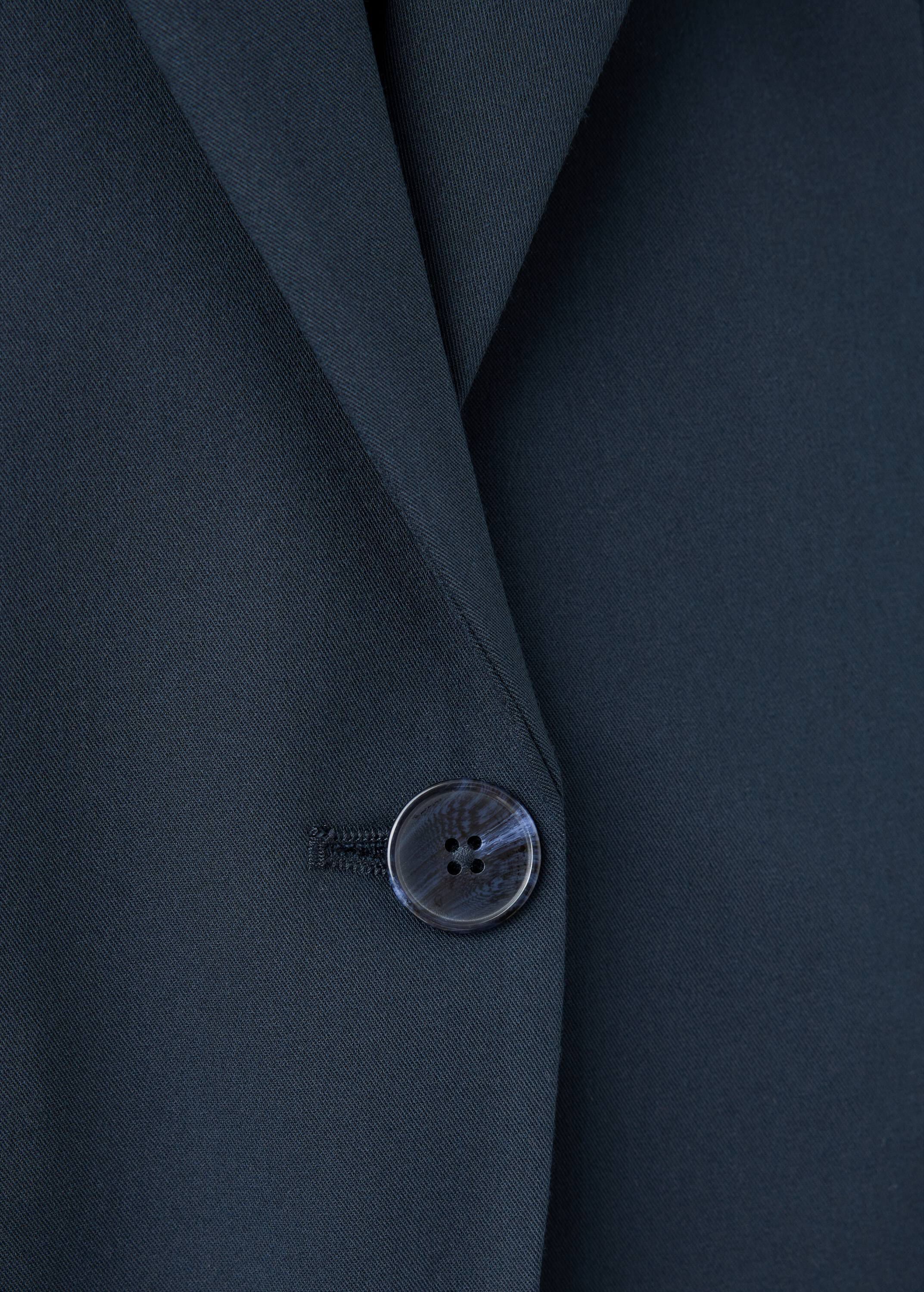 Fitted suit blazer