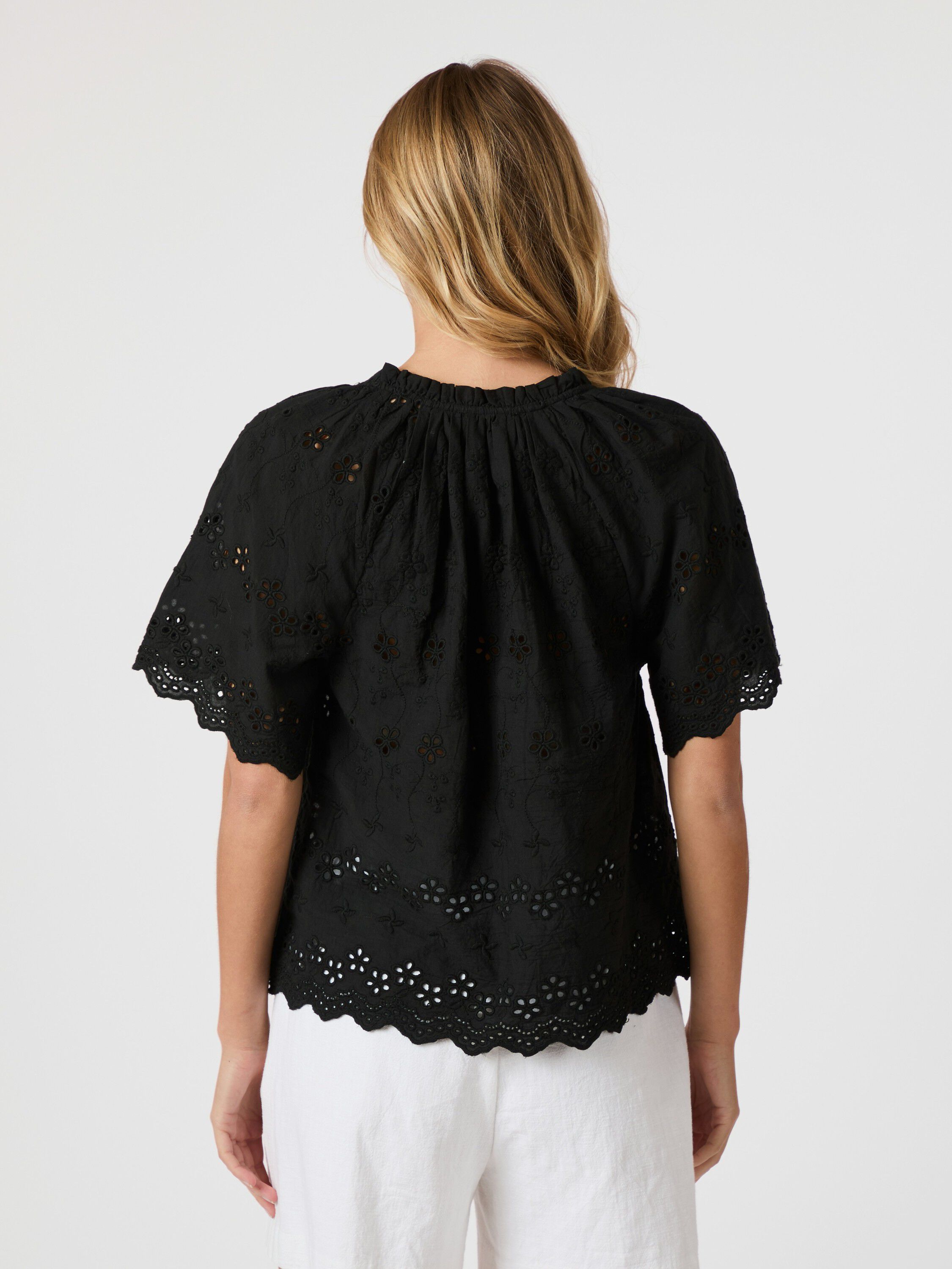 Odet Embroidery Blouse