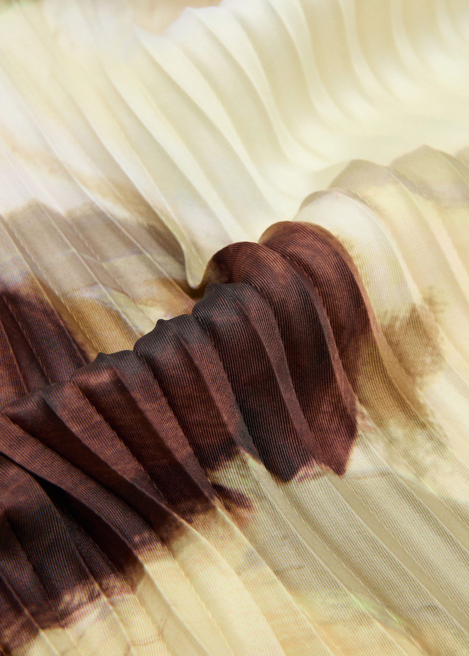 Printed pleated scarf