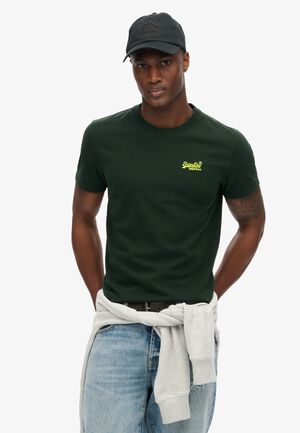 ESSENTIAL LOGO EMB TEE