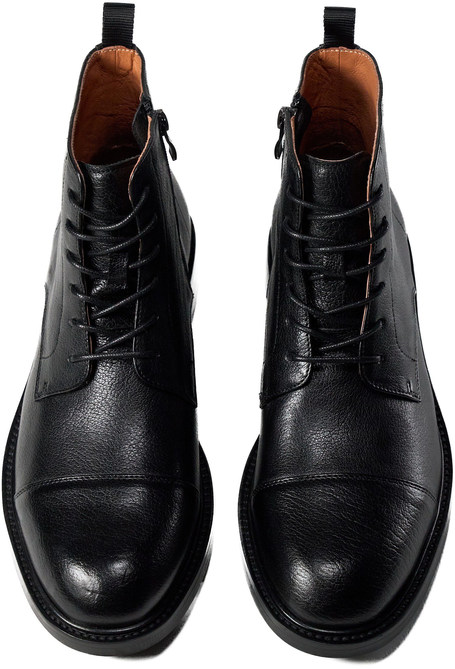 Laced boot