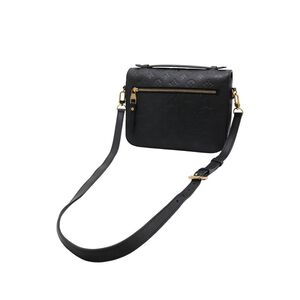 Louis Vuitton Pochette M&eacute;tis