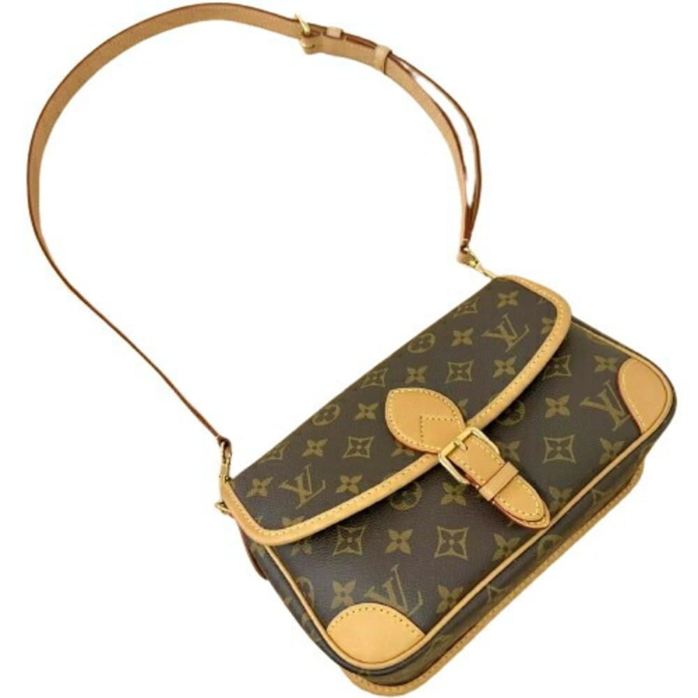 Louis Vuitton Shoulder Bags
