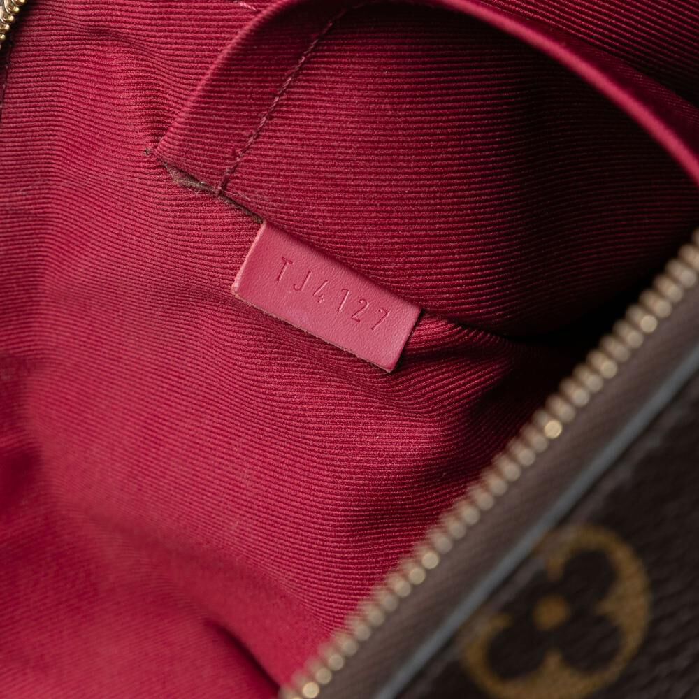 Louis Vuitton Clutch