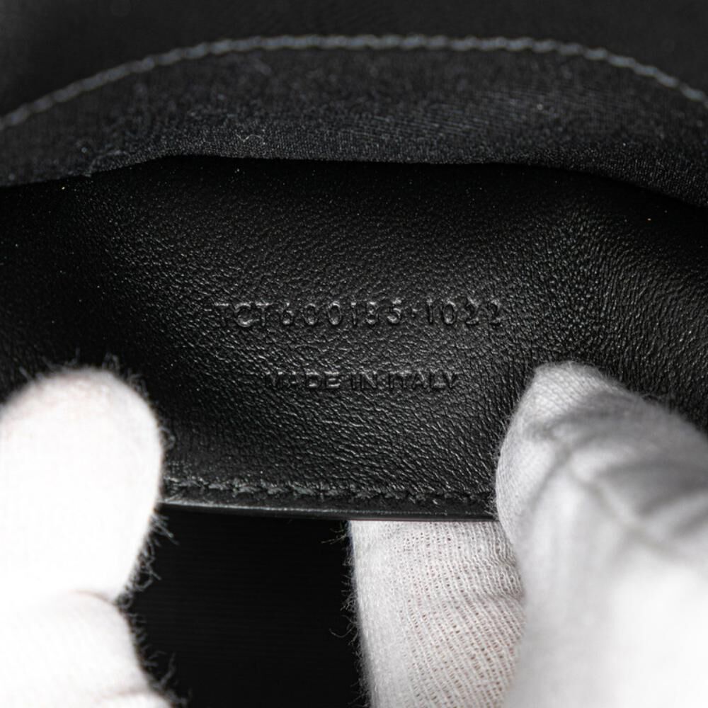 Yves Saint Laurent Shoulder Bag