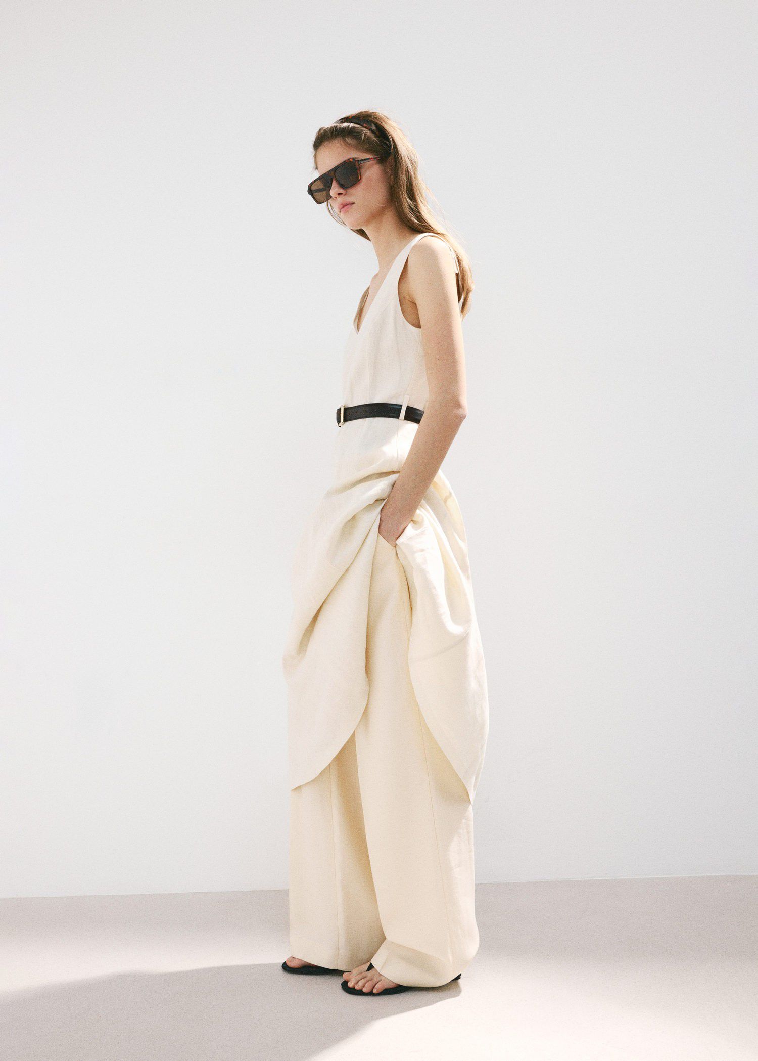 Linen midi-dress with belt