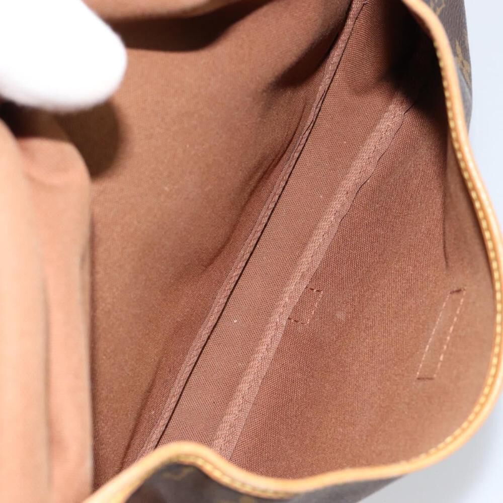 Louis Vuitton Saumur