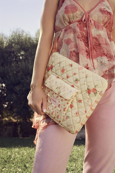 Alesea Computer Sleeve Roses and Shells