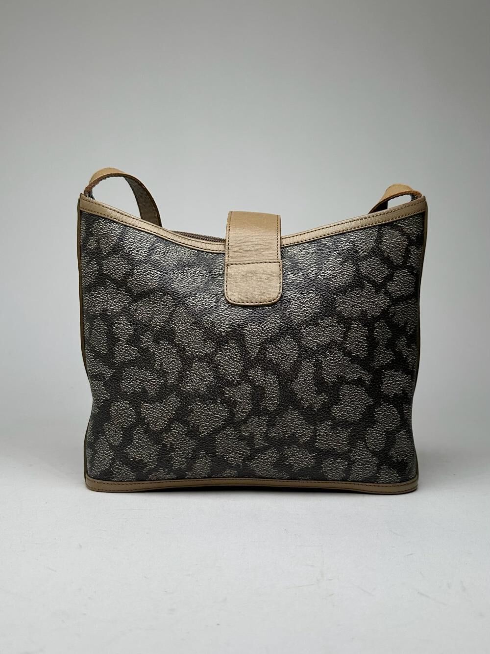 Yves Saint Laurent Shoulder Bag