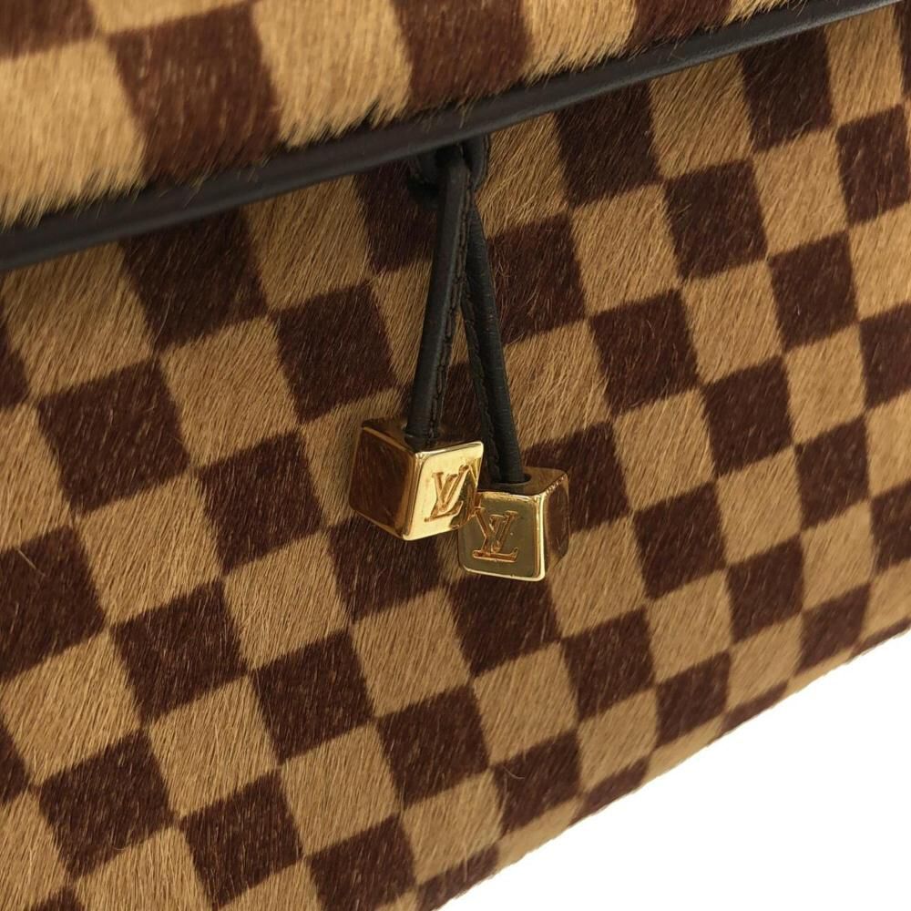 Louis Vuitton Shoulder Bags