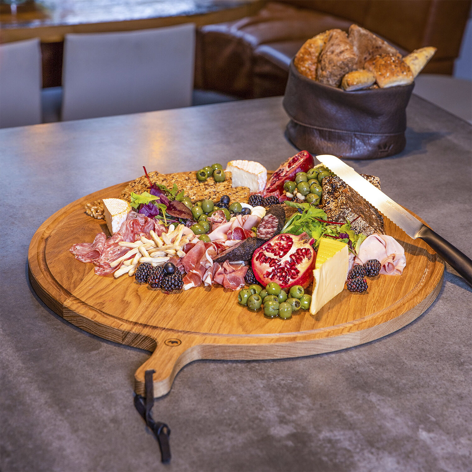 Sk&aelig;rebr&aelig;tter i massiv eg XL Round