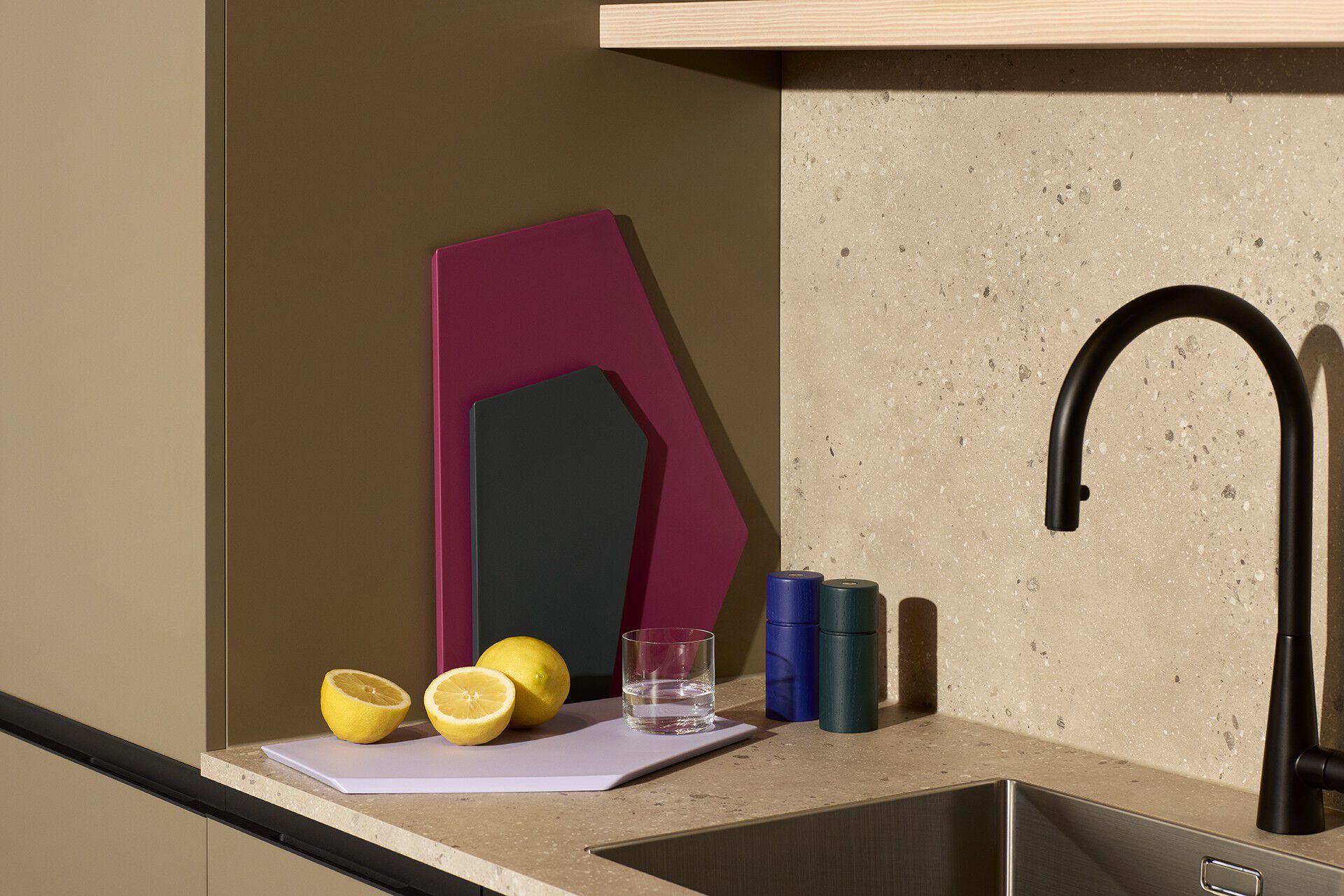 Zurich cutting board large, beetroot