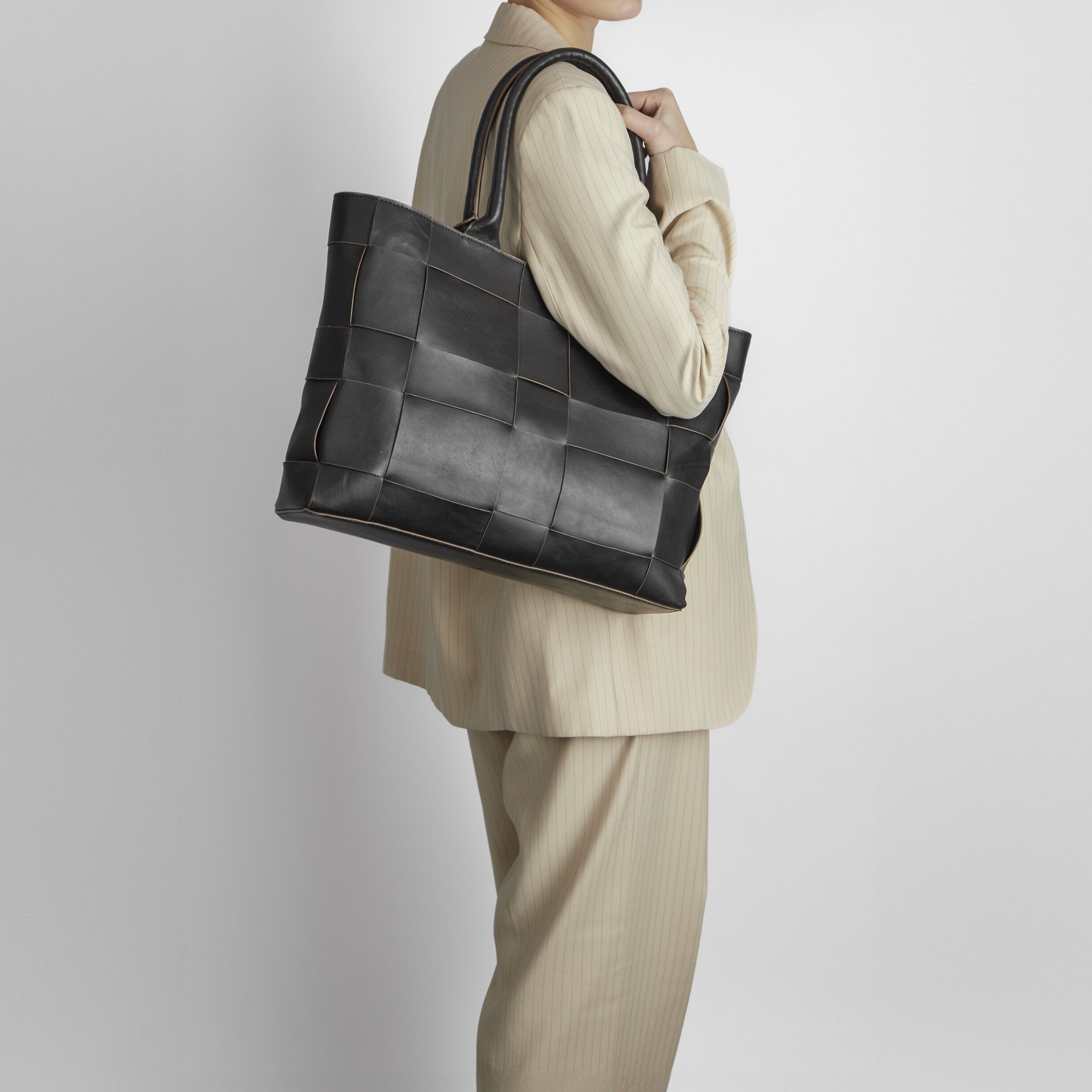 Euleenmbg Shopper, Antique