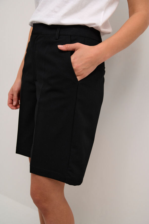 KAsakura Zipper Shorts