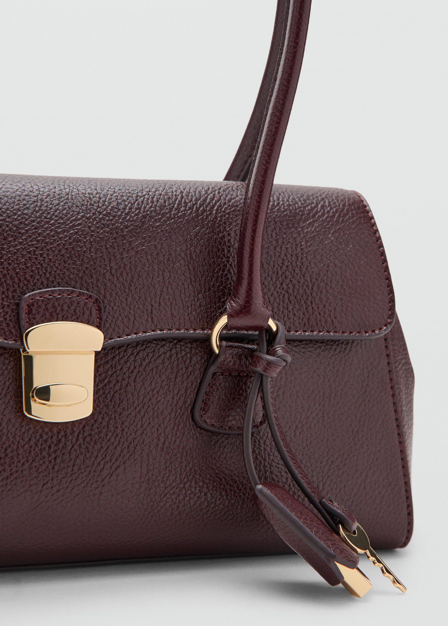 City shoulder bag with flap