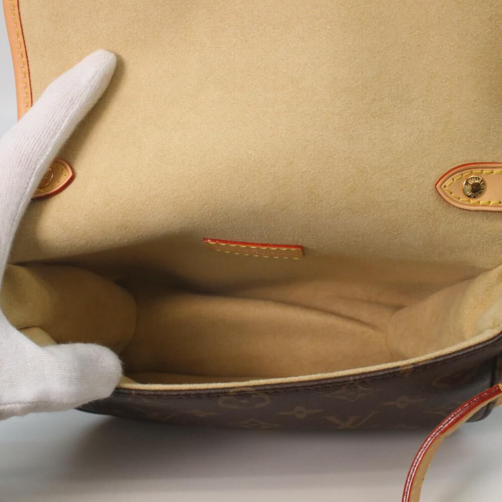 Louis Vuitton Saumur