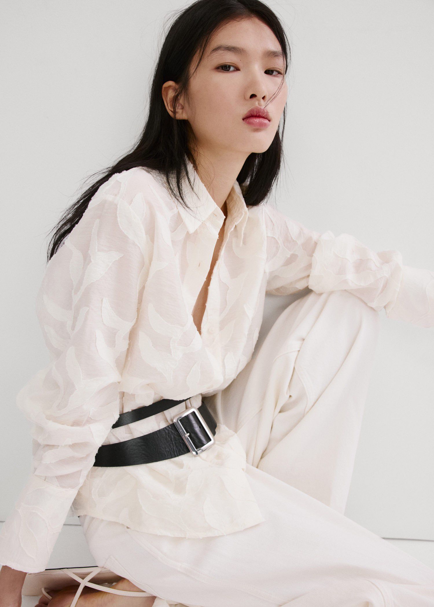 Floral embroidery blouse