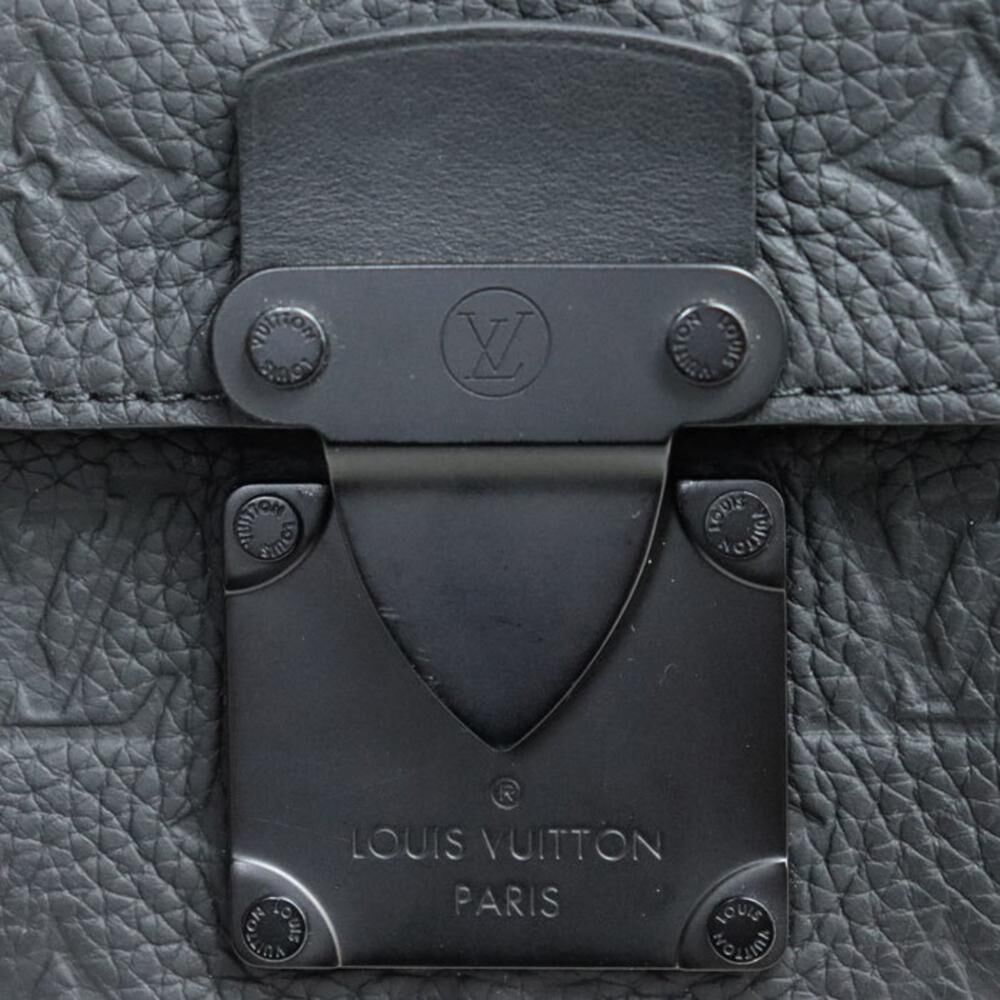Louis Vuitton Shoulder Bags