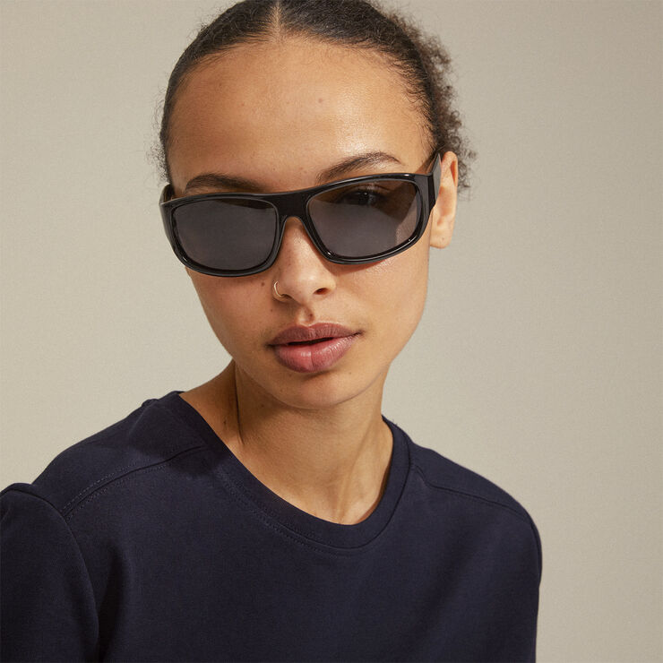 GERTRUD solbriller, sort Føl dig em