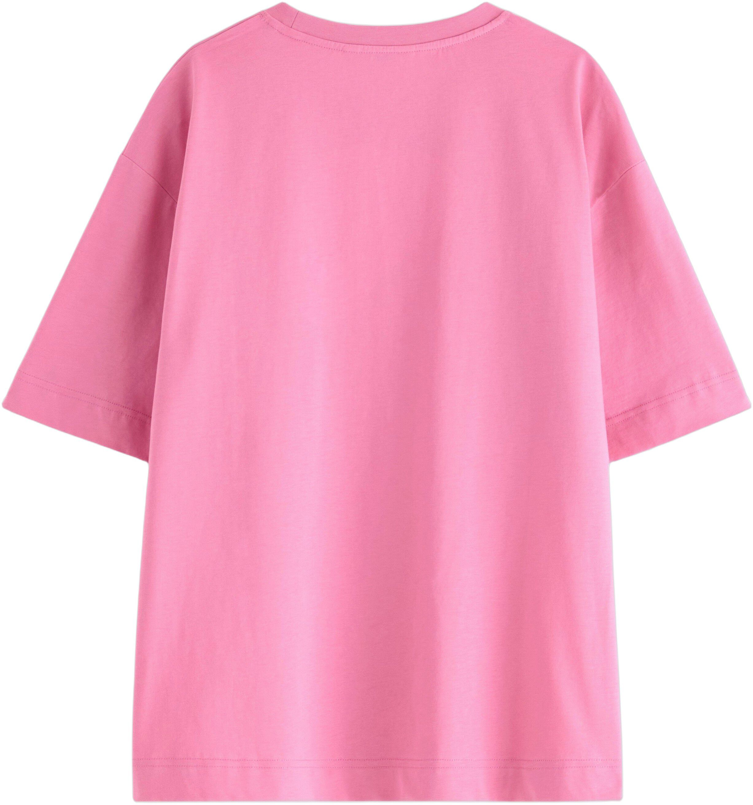 Comfy, stylish t-shirt with an over