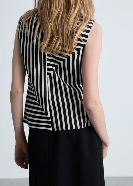 Striped perkins collar blouse