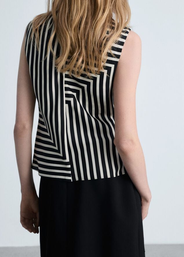 Striped perkins collar blouse