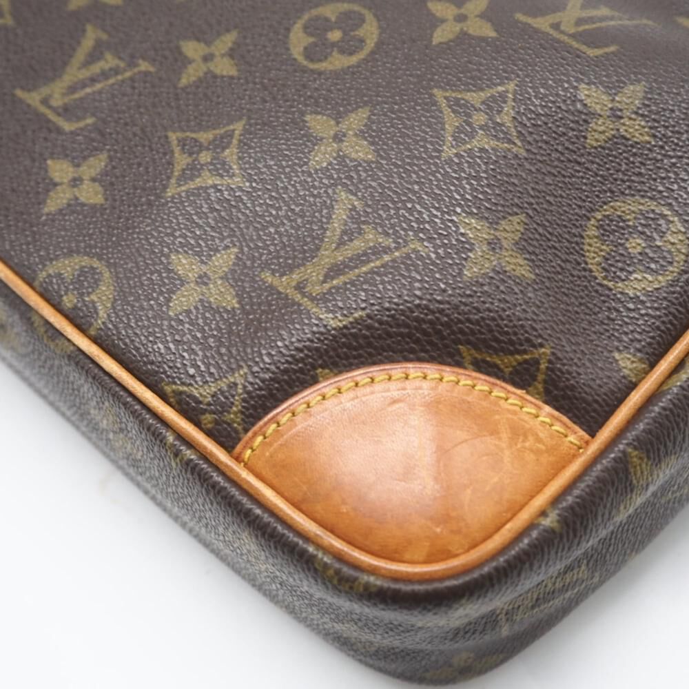 Louis Vuitton Clutch