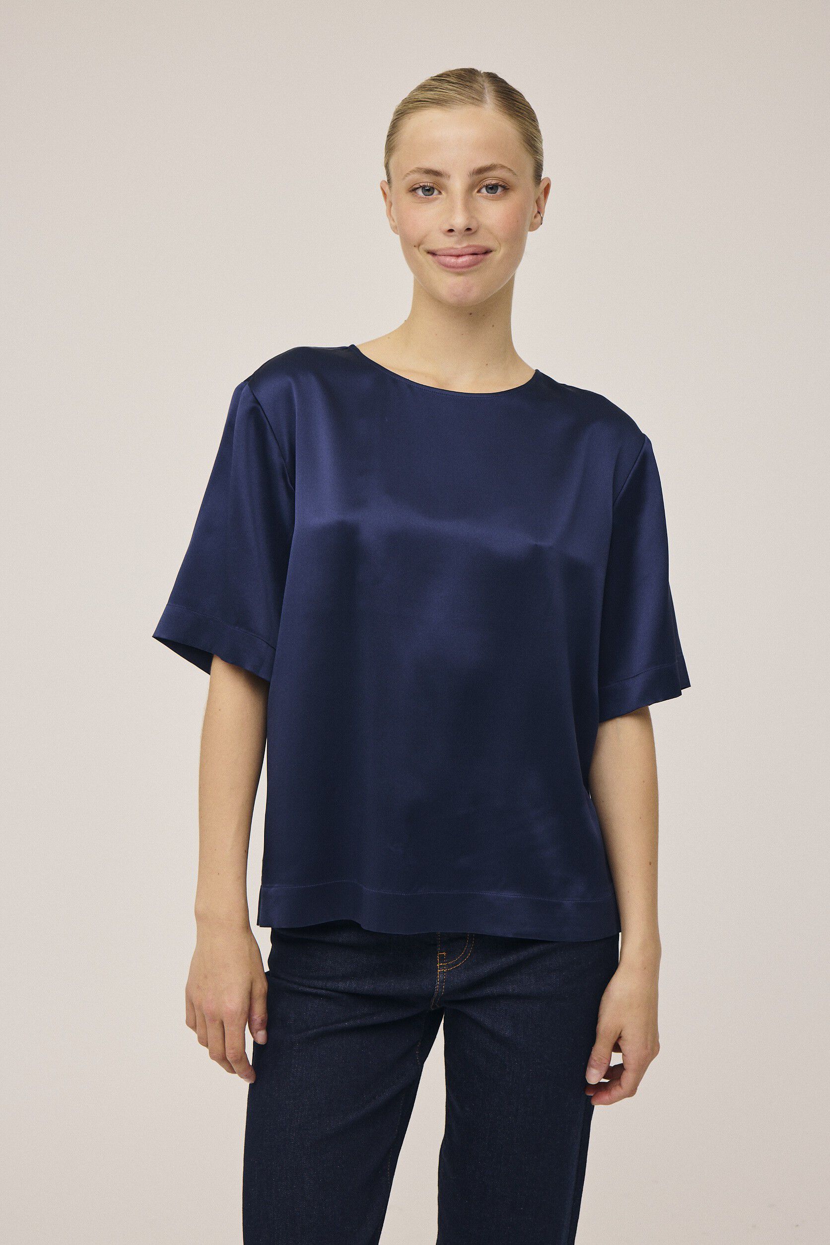 Gia 2 Kort&aelig;rmede bluse - 100% silke