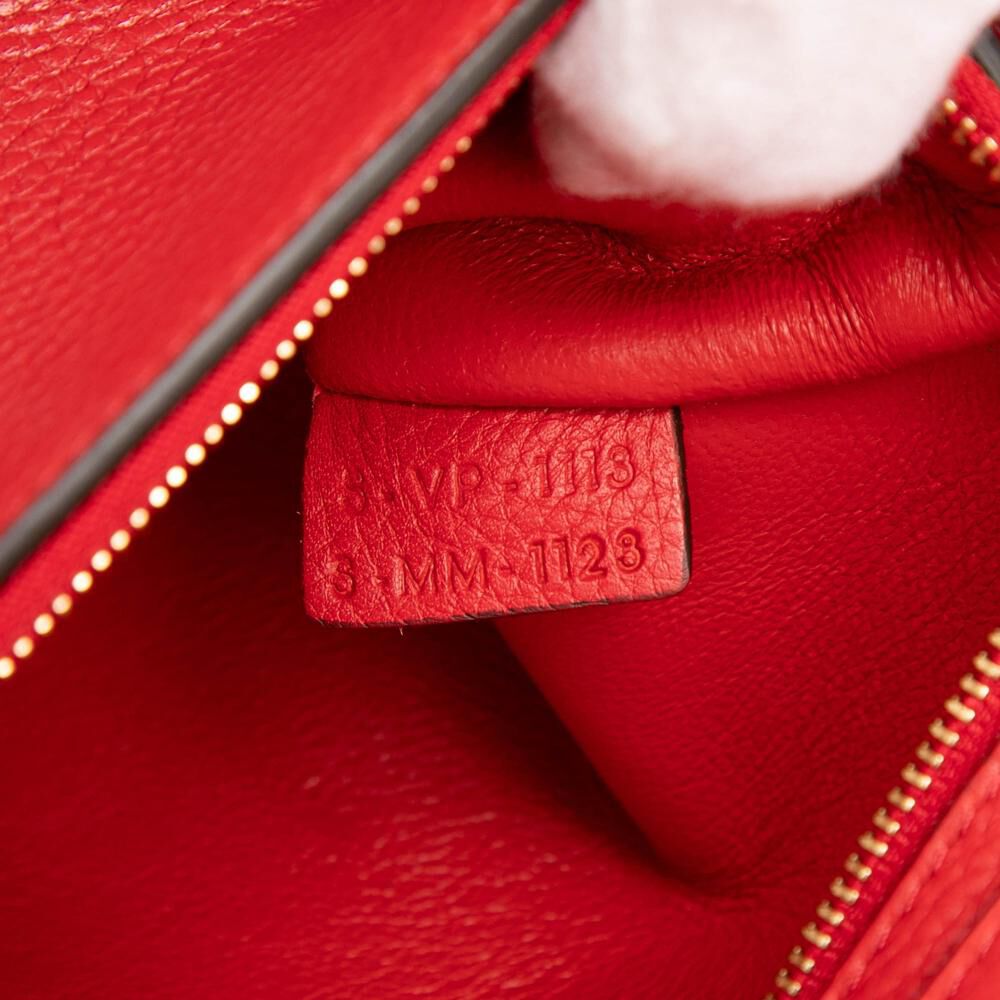 C&eacute;line Trapeze