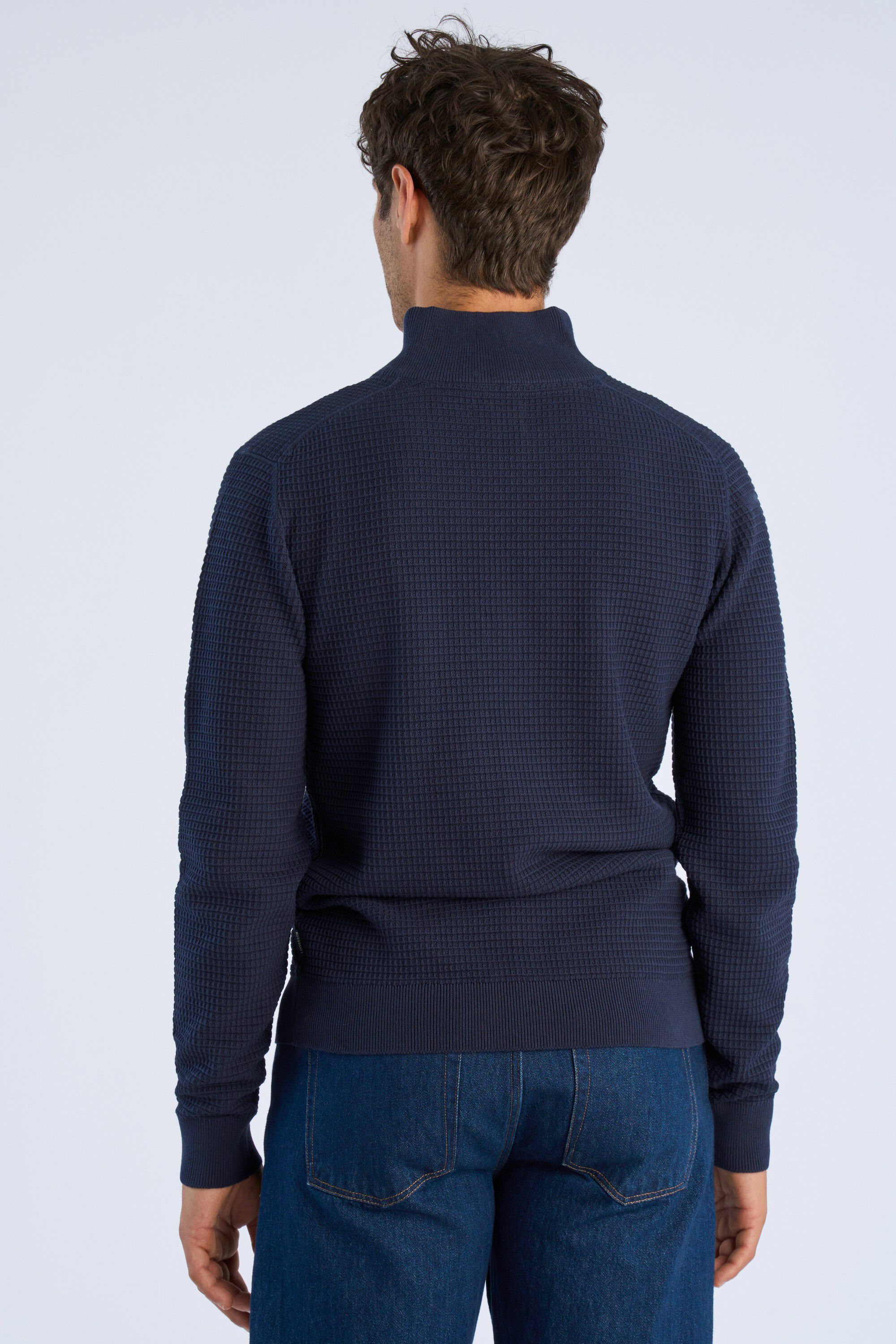 Structure half zip
