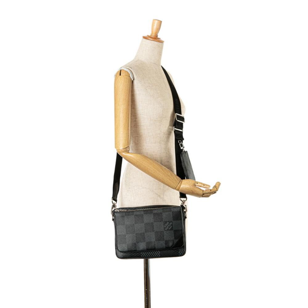 Louis Vuitton Shoulder Bags